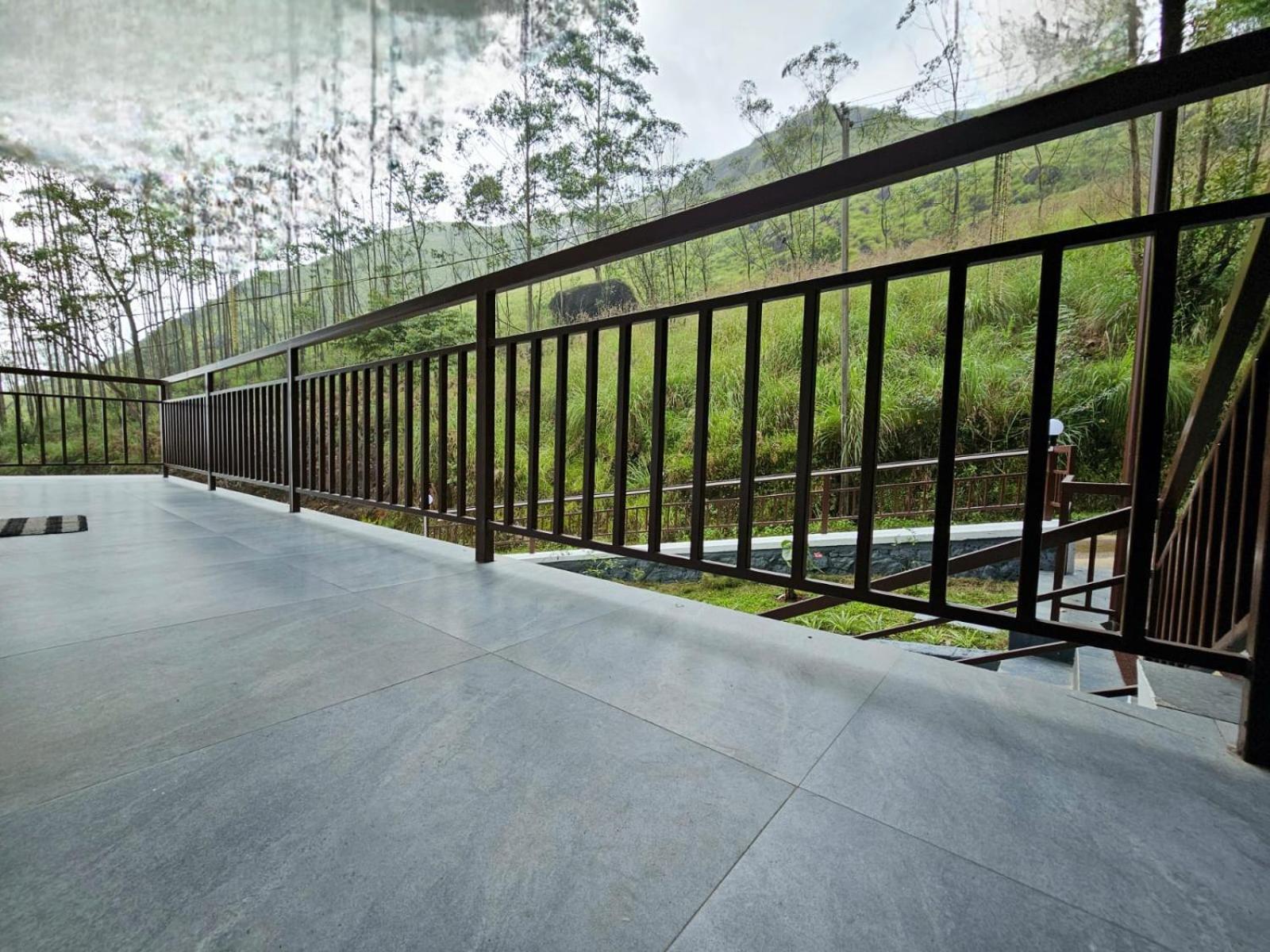 Rock And Mist Munnar Bed & Breakfast Devikolam ภายนอก รูปภาพ